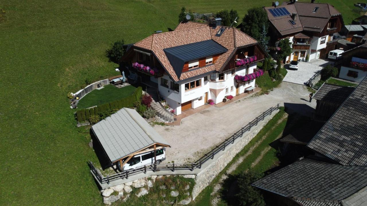 Appartamenti Ciasa Linda Сан Мартино ин Бадия Екстериор снимка