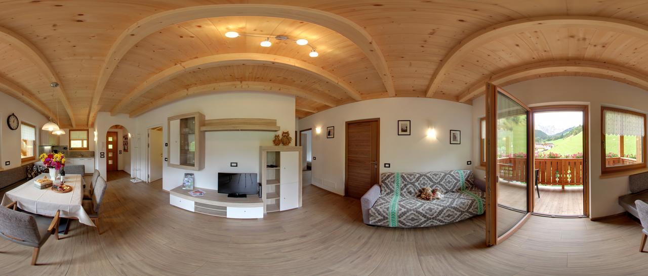 Appartamenti Ciasa Linda Сан Мартино ин Бадия Екстериор снимка